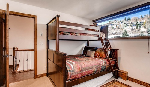 Premier Condo, 2 Bedrooms
