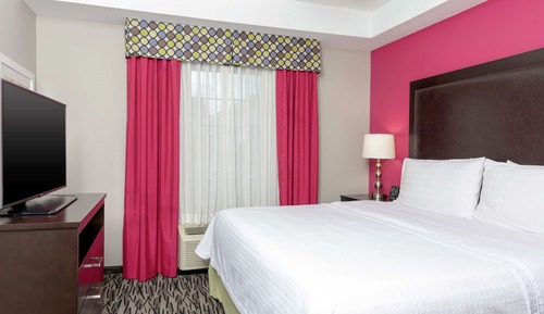 Suite, 1 King Bed, Accessible, Non Smoking (Hearing)