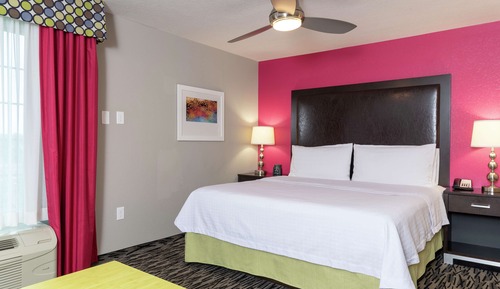 Studio, 1 King Bed, Accessible, Bathtub