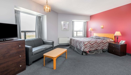 Studio Suite, 1 Queen Bed, Non Smoking
