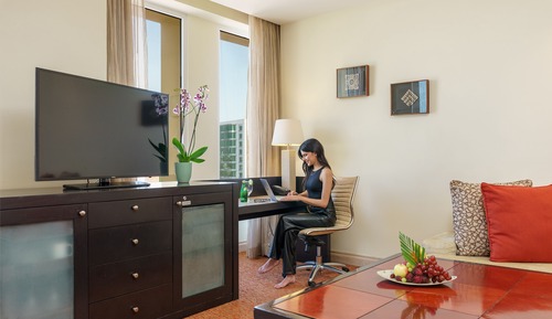 Junior Suite, 1 King Bed, Club Lounge Access
