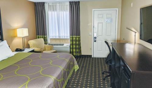 Standard Room, 1 King Bed