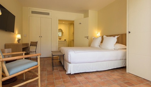 Junior Suite, 1 Queen Bed with Sofa bed