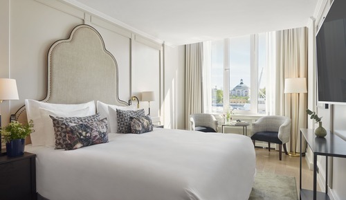 Deluxe Room, 1 King Bed, Sea View