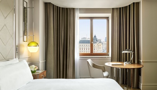 Junior Suite, 1 King Bed, Balcony