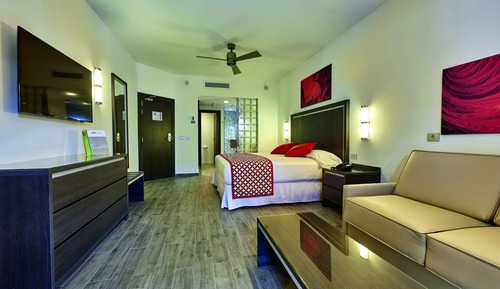Double Room (M)