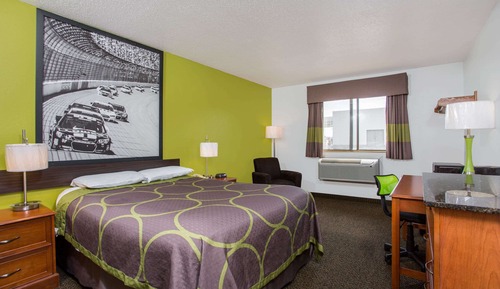 Standard Room, 1 Queen Bed