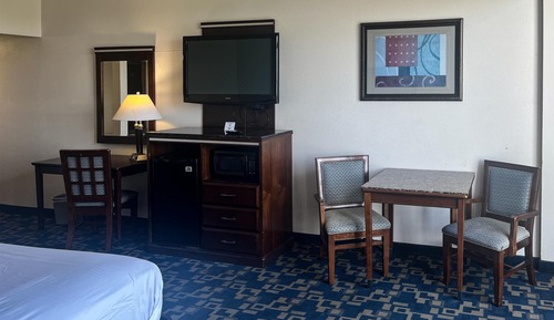 Deluxe Room, 1 Queen Bed, Accessible, Non Smoking