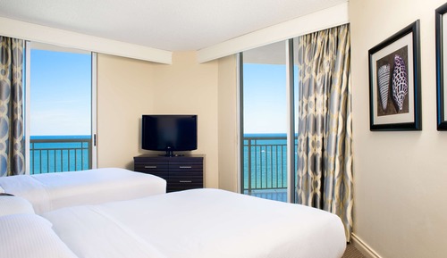 Suite, Multiple Beds, Accessible, Partial Ocean View (Roll-In Shower)