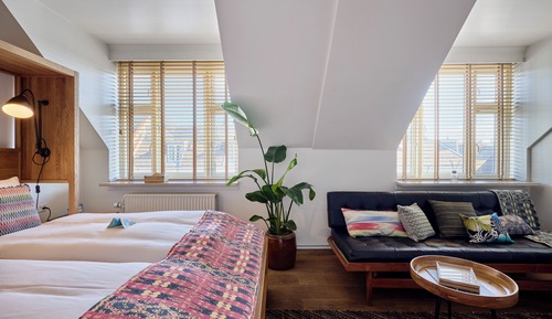 Panoramic Suite, 1 Queen Bed, Hot Tub, City View