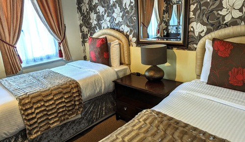 Standard Twin Room, Ensuite