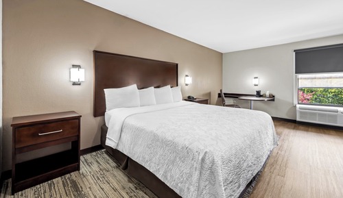 Superior Room, 1 King Bed (Smoke Free)