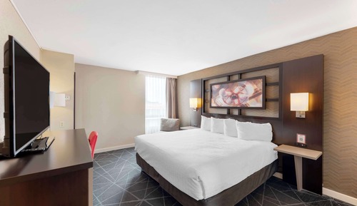 Standard Room, 1 Queen Bed, Accessible, Non Smoking