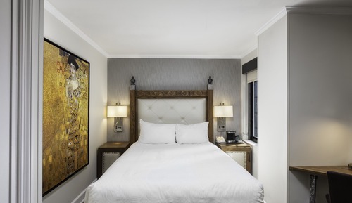Luxe Queen Room