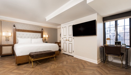 Luxe King Suite