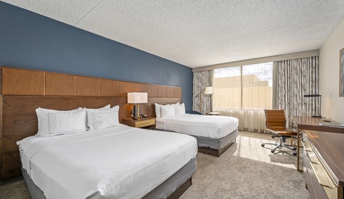 Room, 2 Queen Beds, Mountain View