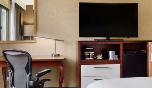 Room, 1 Queen Bed, Accessible, Bathtub (Mobility, Hearing)