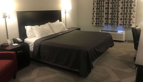 Room, 1 King Bed, Accessible, Non Smoking (Bathtub with Grab Bars)