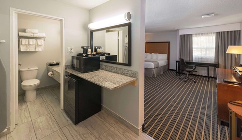 Standard Room, Multiple Beds, Non Smoking