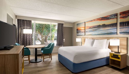 Room, 1 Queen Bed, Mobility Accessible, Non Smoking