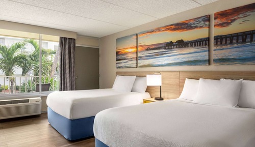 Efficiency, Room, 2 Queen Beds, Non Smoking