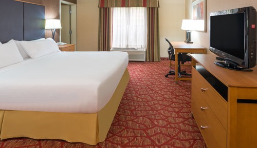 Suite, 1 King Bed, Accessible (Communication, Roll-In Shower)