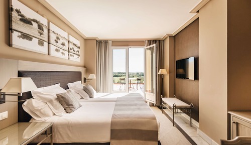 Superior Room (Golf View)