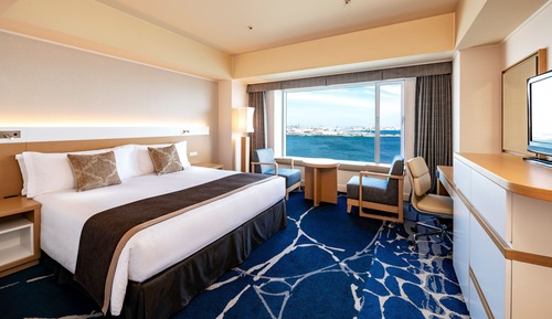 Premium Room, 1 King Bed, Harbor View (Walk-In Shower)
