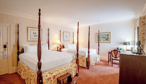 Room, 2 Queen Beds, Jetted Tub