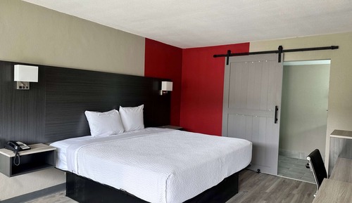 Room, 1 King Bed, Non Smoking, Ground Floor