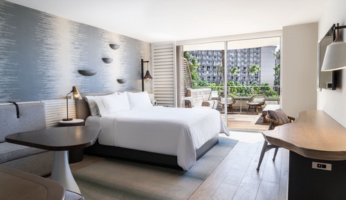 Club Room, 1 King Bed, Club Lounge Access, Partial Ocean View (Hokupa'a Tower, Extended Lanai)