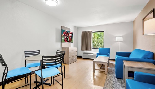 Suite, Non Smoking (2 Double Beds & 1 Sofa Bed)