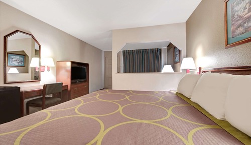 Standard Room, 1 King Bed, Smoking