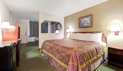 Room, 1 King Bed, Accessible, Smoking (Mobility, Roll-In Shower)
