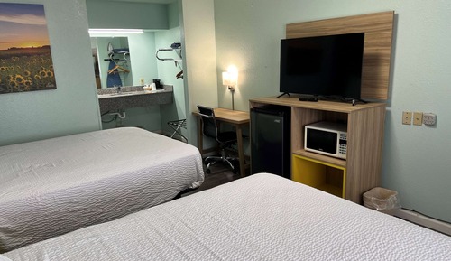 Room, 2 Queen Beds, Smoking