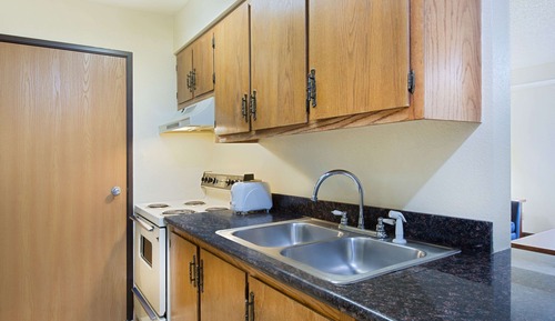 Efficiency, Room, 1 Queen Bed, Non Smoking