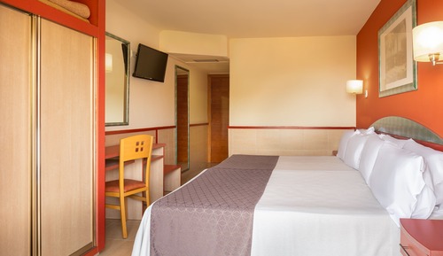 Room, Balcony (Single parent 1 Adult + 1 Child)