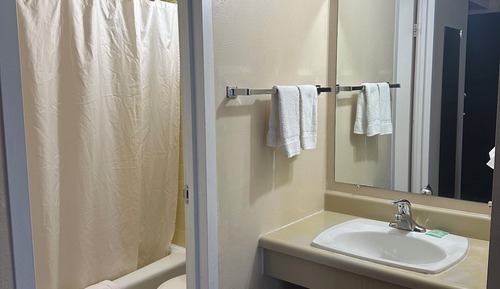 Standard Room, 1 King Bed