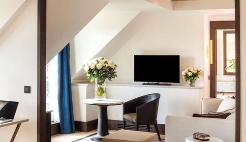 Eiffel Tower Suite