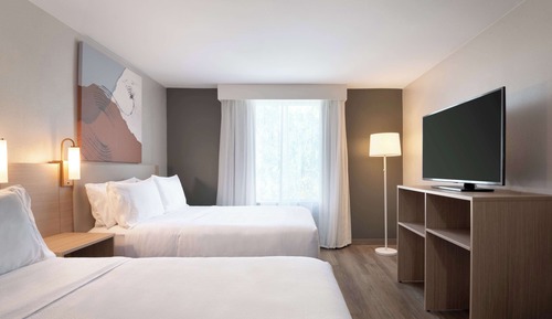Room, 2 Queen Beds, Accessible, Bathtub (Mobility)