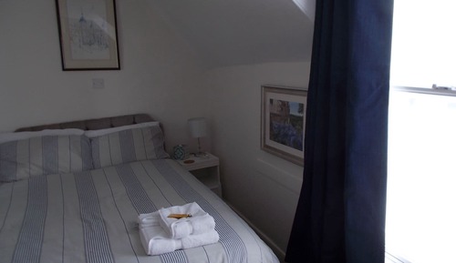 Single Room, Ensuite (Separate private toilet)