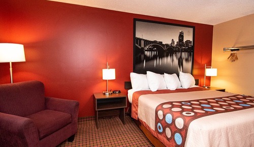 Standard Room, 1 King Bed