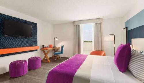 Standard Room, 1 King Bed