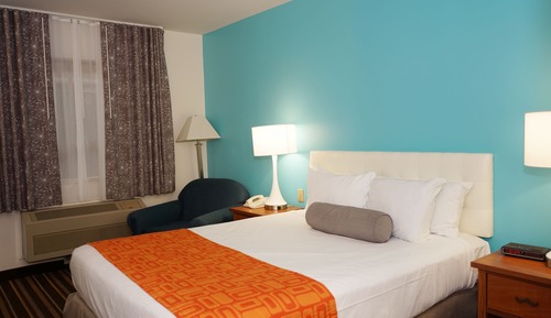 Standard Room, 1 Queen Bed, Accessible