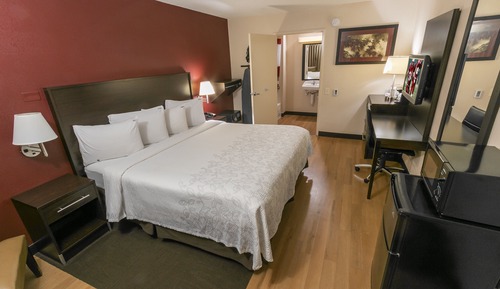 Superior Room, 1 King Bed, Accessible (Smoke Free)