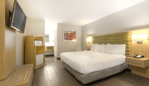 Standard Room, 1 King Bed