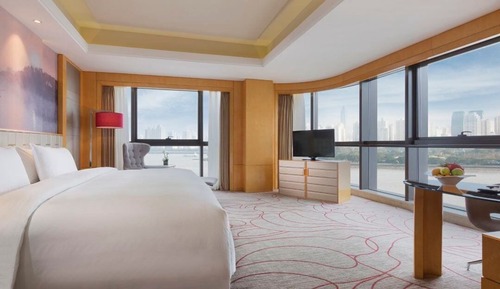 Premium Room, 1 King Bed, River View