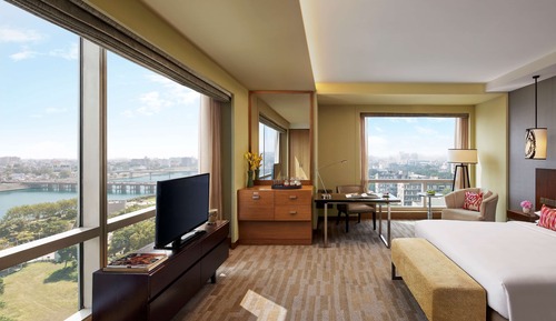 Room, 1 King Bed, River View