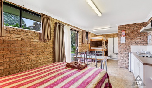 Standard Suite, 1 Bedroom, Non Smoking, Kitchenette (s/c villa 1 queen and 3 bunks)