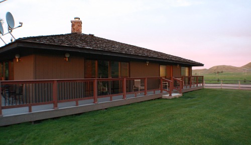 Deluxe Room, 1 Bedroom, Mountain View, Garden Area